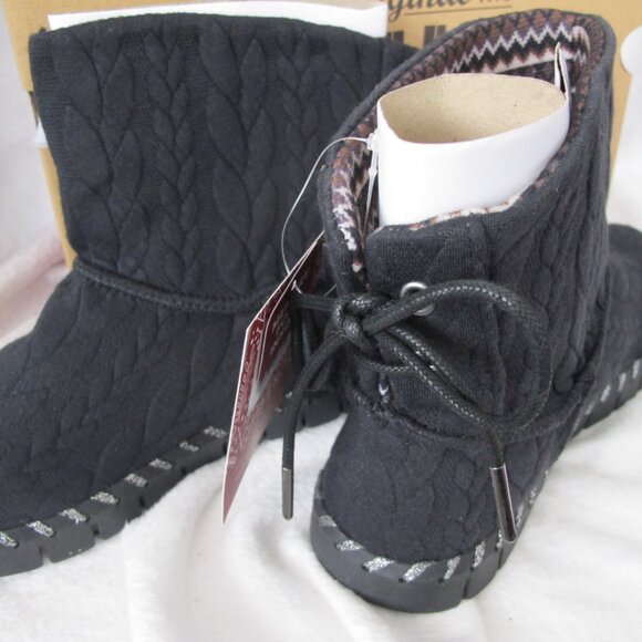 New in Box - Muk Luks Black Hoboken Ankle Boots - 6.5 - Picture 3 of 10